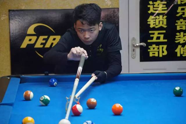 爱德华兹 爱德华兹