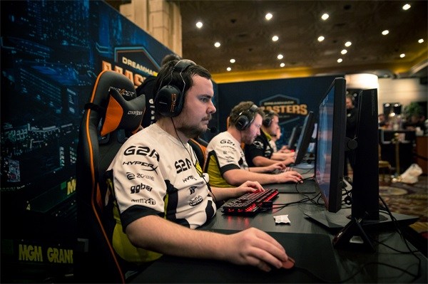 相信在不久 相信在不久